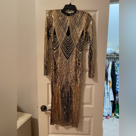 Size AU 12 (US 8). Dress is full of sequins but is sheer.  Meraki brand from AU - Picture 4 of 5